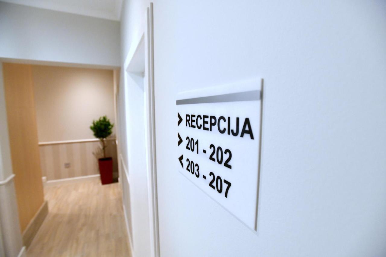Aparthotel President à Čačak Extérieur photo
