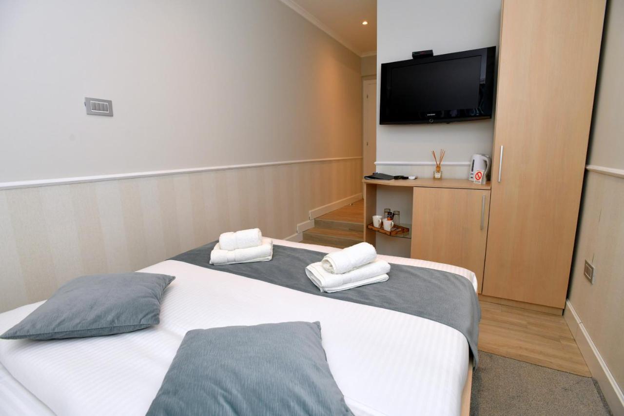 Aparthotel President à Čačak Extérieur photo