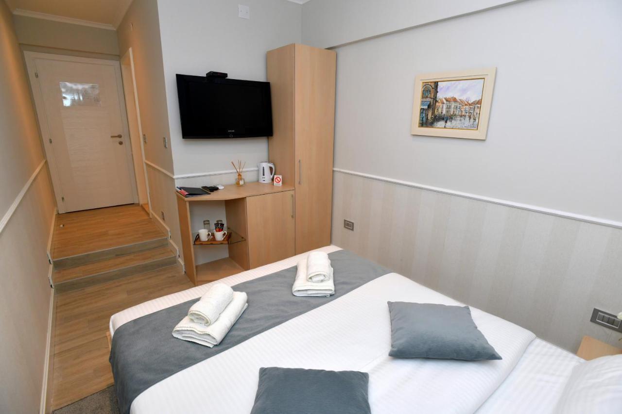 Aparthotel President à Čačak Extérieur photo