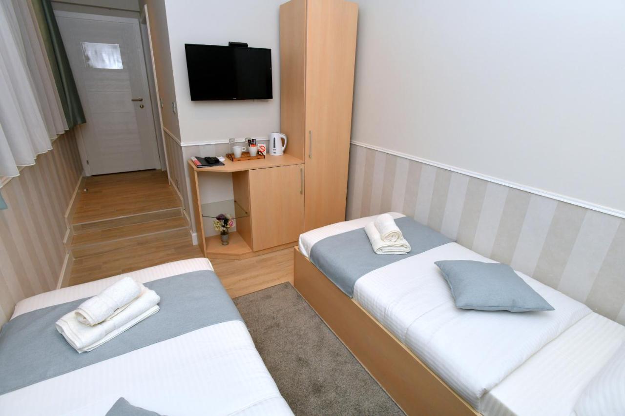 Aparthotel President à Čačak Extérieur photo